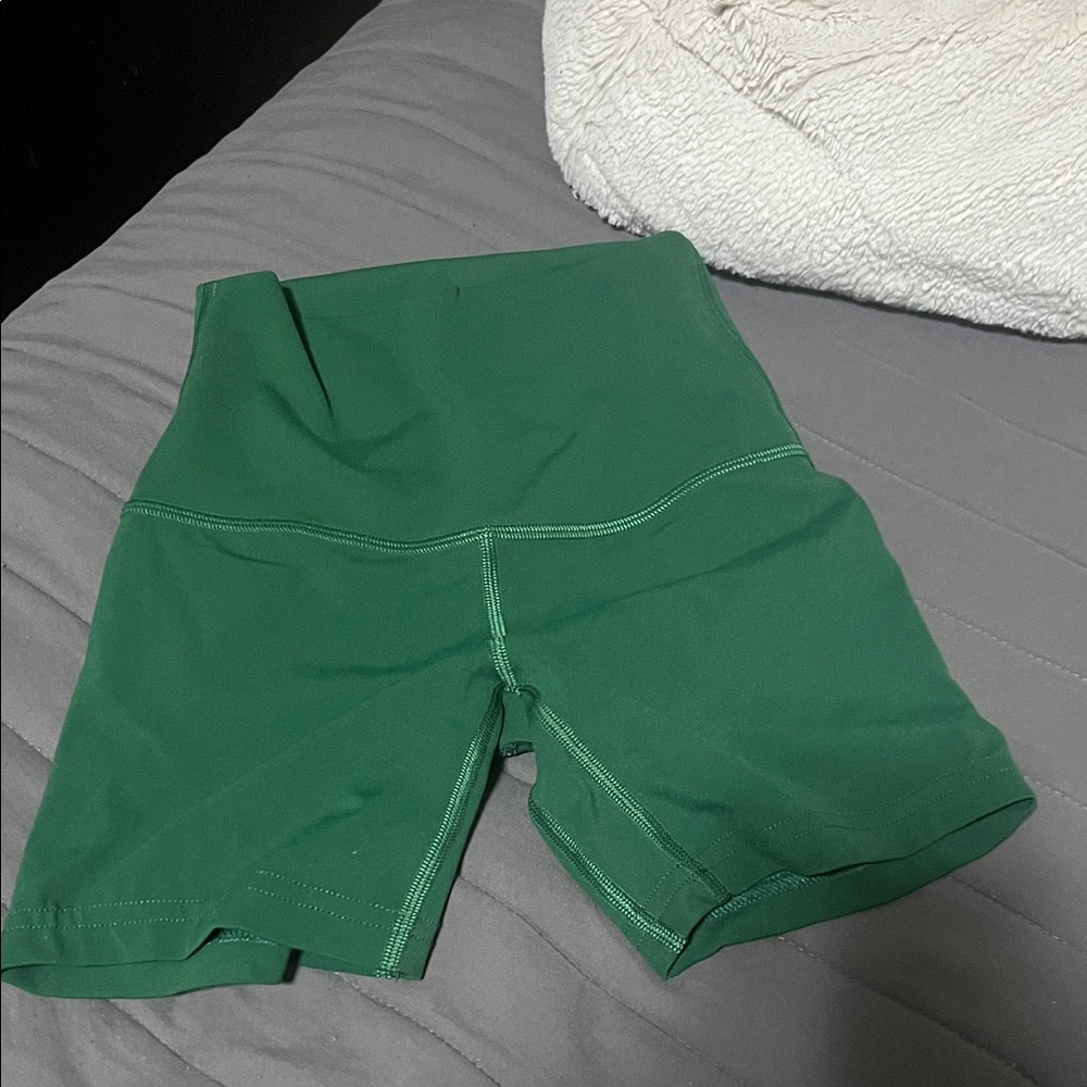 Lululemon 4 in Biker Shorts - Everglade Green (Discontinued Colour)
